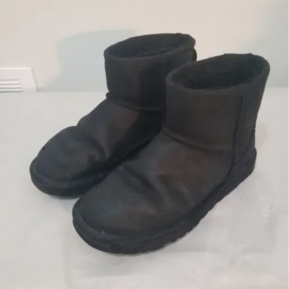 UGG Classic II Mini boots black sz 5 - Picture 3 of 5